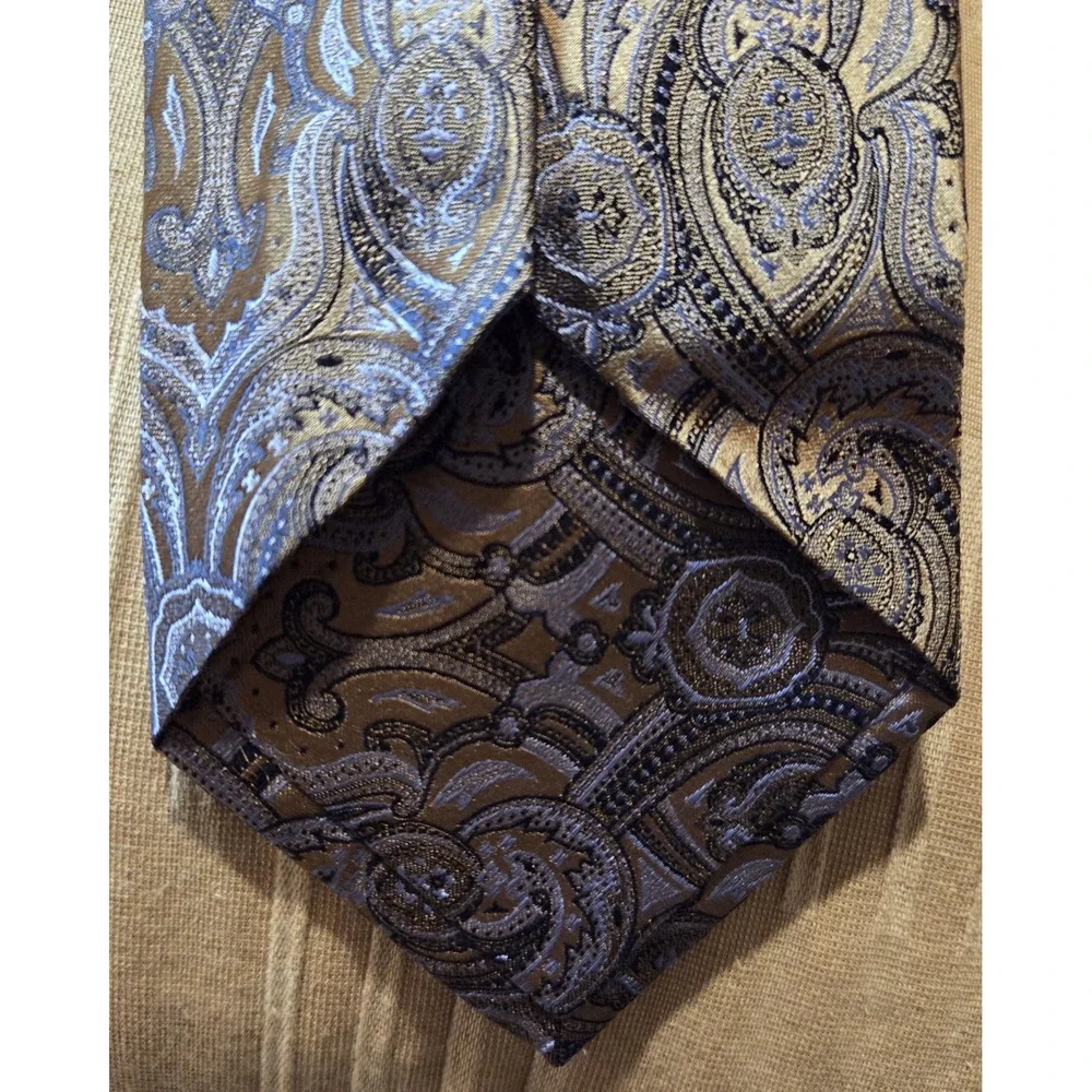 Birma Bibas Men's Necktie Blue/Gold Paisley Jacquard‎ 100% Silk
